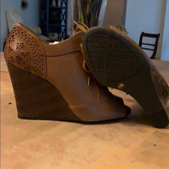 Mocha Open Peep Toe Shoes...Never Worn - Picture 4 of 4